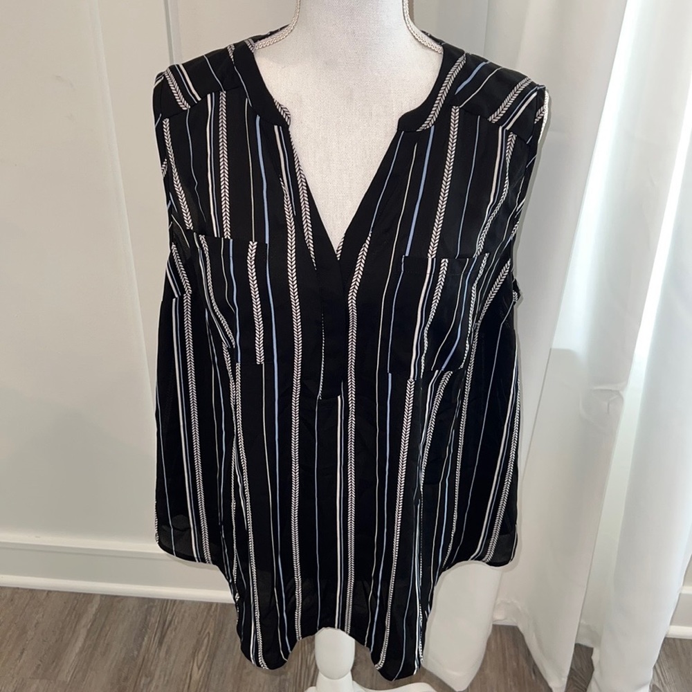 NWT Torrid Black Blue & White Blouse